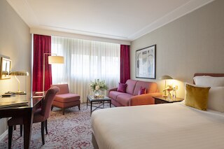 ワーウィック シャンゼリゼ パリ