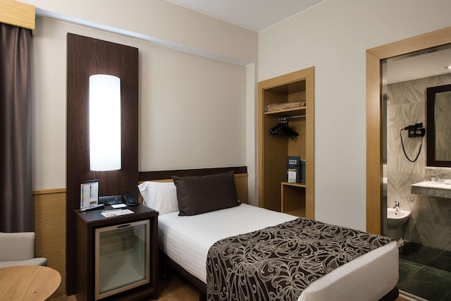 カタロニア アテナス