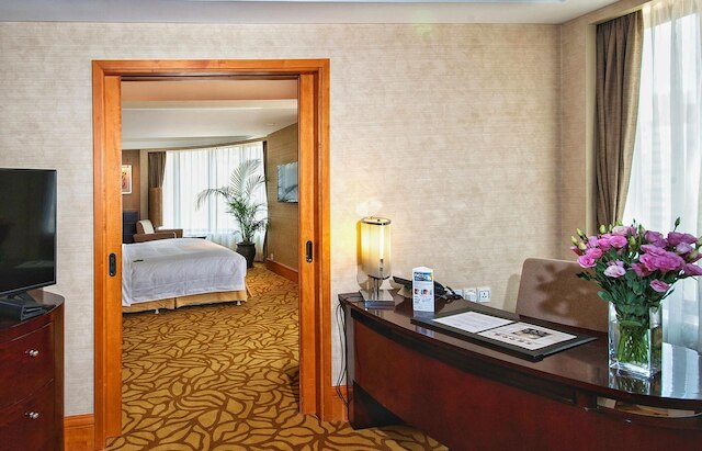 フラマ ホテル大連 (大連富麗華大酒店)