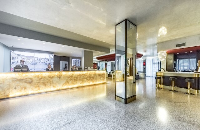 アントニー ホテル