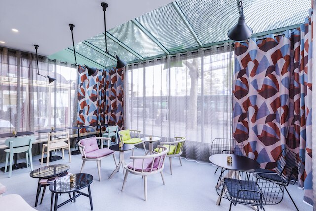 アイビス スタイル パリ ガール ドゥ レスト TGV