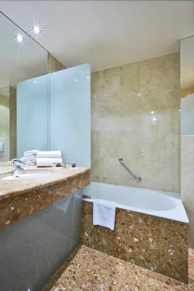 ホテル パリ ヌイイ