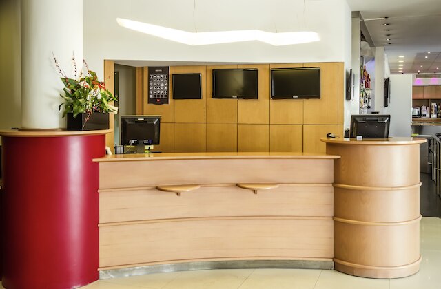 イビス エヴォラ ホテル