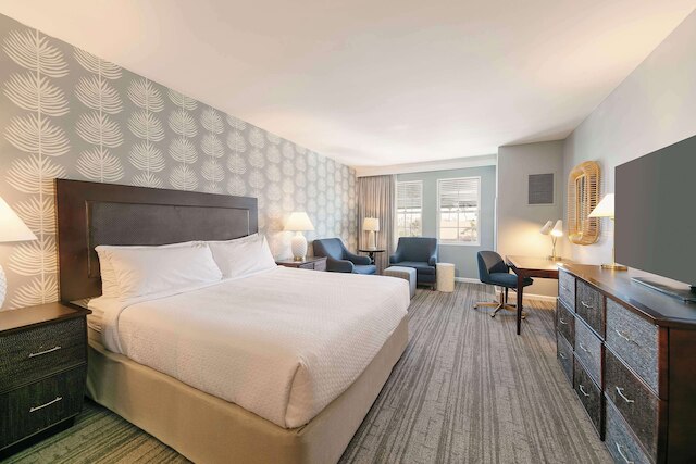 ジャマイカ ベイ  イン マリーナ デル レイ タペストリー コレクション バイ ヒルトン