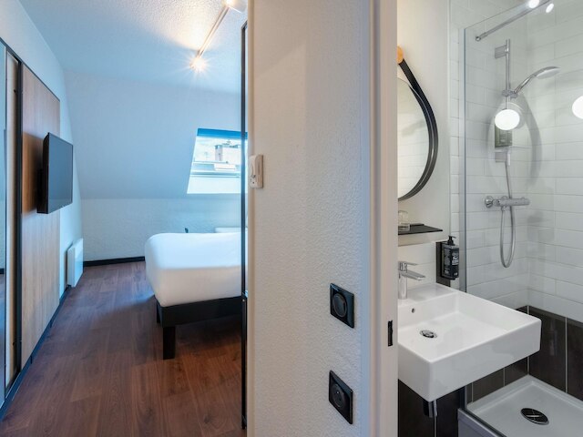 イビス エペルネー サントル ヴィル