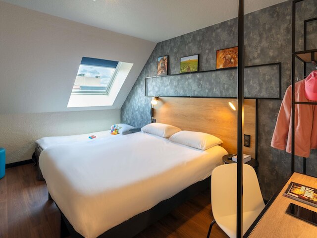 イビス エペルネー サントル ヴィル