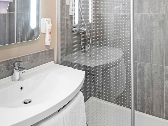 イビス エペルネー サントル ヴィル