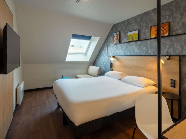 イビス エペルネー サントル ヴィル