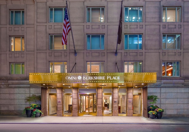 オムニ バークシャー プレイス