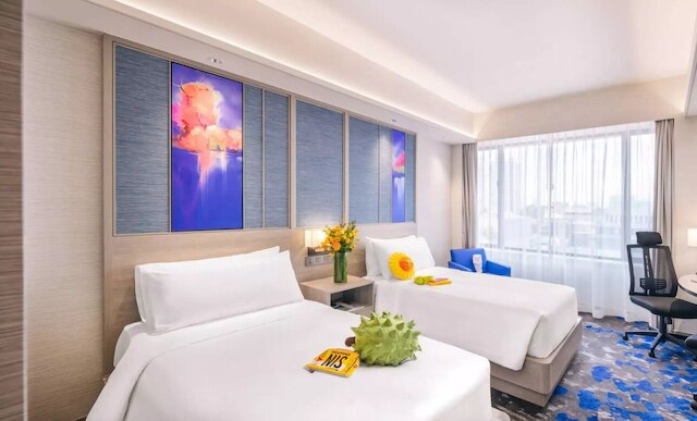 ロイヤル プラザ オン スコッツ