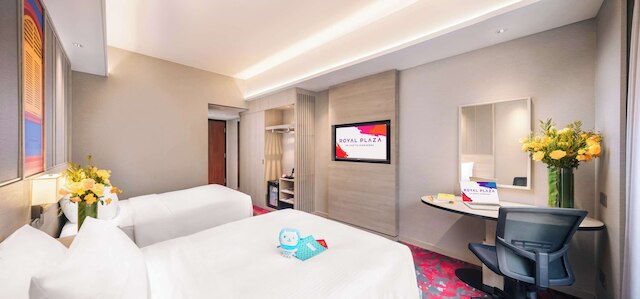 ロイヤル プラザ オン スコッツ