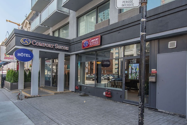 コンフォート スイーツ ダウンタウン