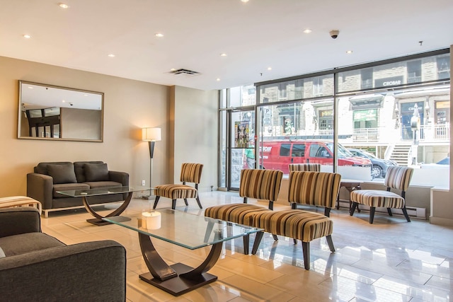 コンフォート スイーツ ダウンタウン