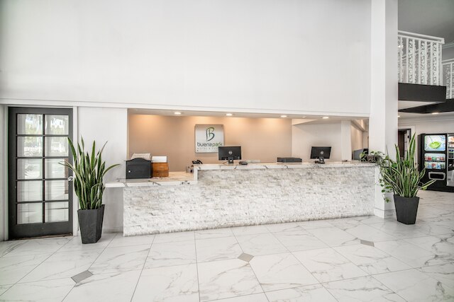 ザ ブエナ パーク ホテル & スイーツ