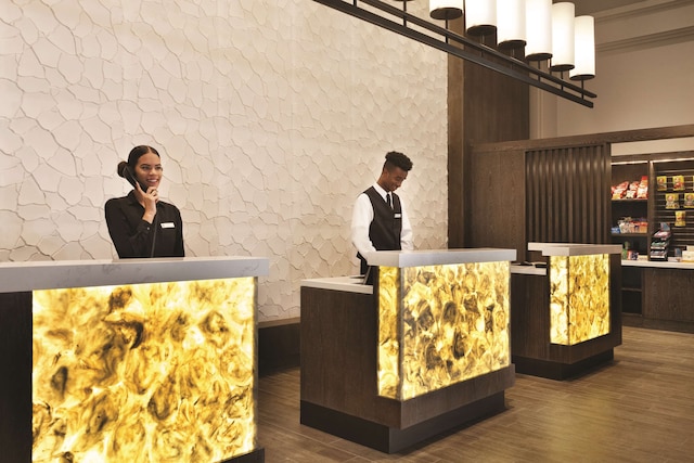 エンバシー スイーツ バイ ヒルトン ブレア ノース オレンジ カウンティ