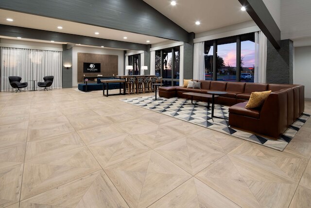 ダブルツリー バイ ヒルトン ホテル ベーカーズフィールド