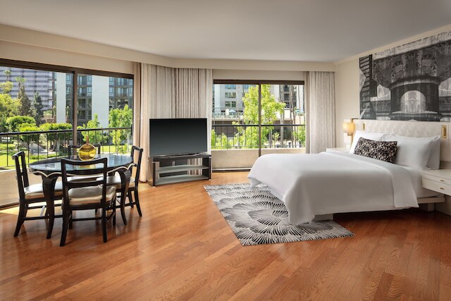 アベニュー オブ ザ アーツ コスタ メサ ア トリビュート ポートフォリオ ホテル