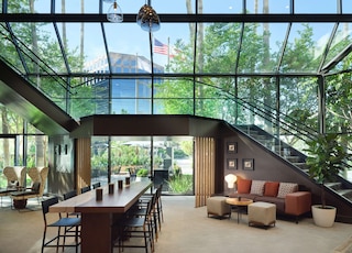 ソネスタ アーバイン ジョン ウェイン エアポート