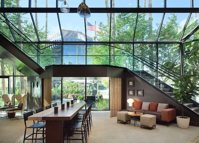 ソネスタ アーバイン ジョン ウェイン エアポート