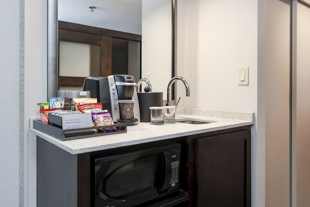 エンバシー スイーツ バイ ヒルトン ダラス ラブ フィールド