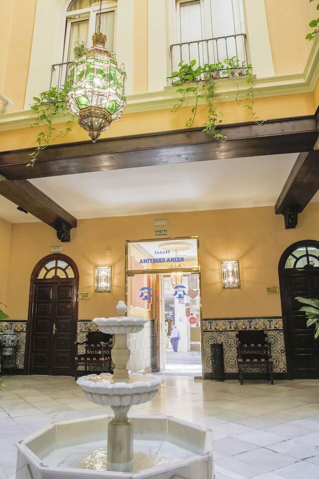 ホテル レイナ クリスティーナ