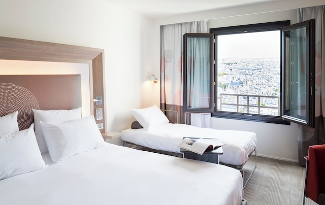 ノボテル パリ レ アール