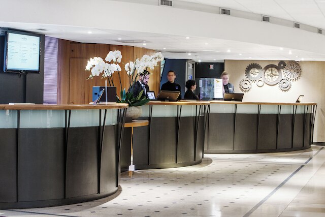 ノボテル パリ レ アール