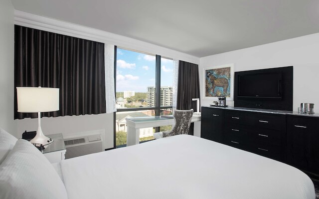 ダブルツリー バイ ヒルトン ホテル タラハシー