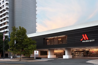 クリスタル ゲートウェイ マリオット