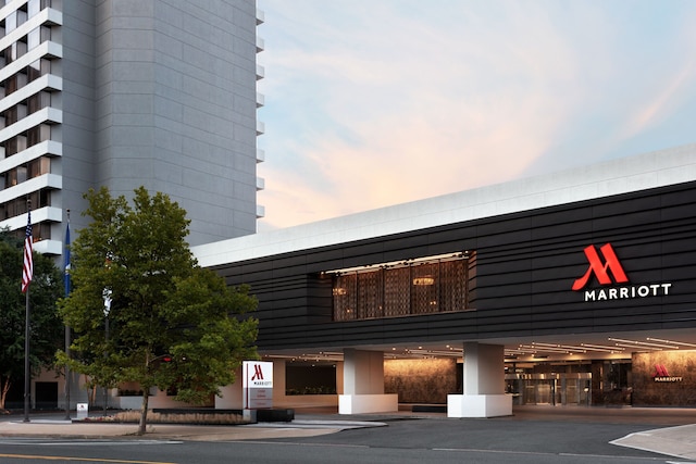 クリスタル ゲートウェイ マリオット