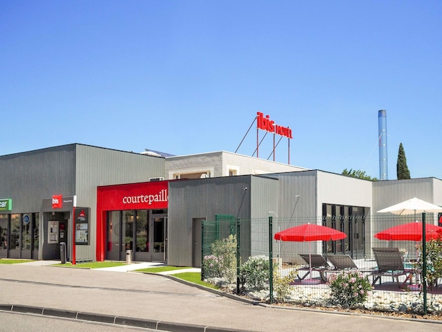 イビス オランジェ サントル イシャンジェル A7 A9