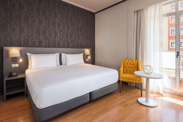 ホテル マドリード プラザ デ エスパーニャ アフィリアテッド バイ メリア