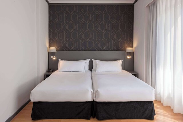 ホテル マドリード プラザ デ エスパーニャ アフィリアテッド バイ メリア