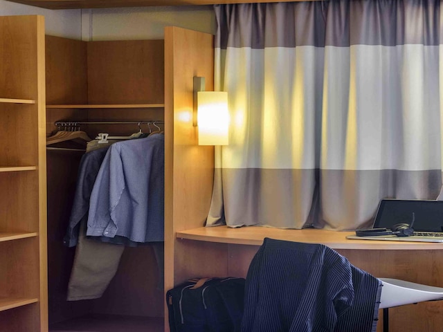 イビス ローザンヌ クリシエ