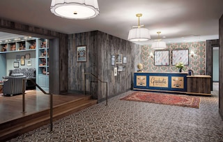 グラデュエート バイ ヒルトン ステート カレッジ