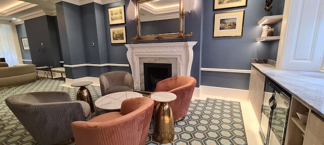 コモドア ホテル