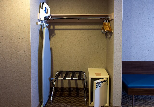 ハワード ジョンソン プラザ バイ ウィンダム バイ ザ フォールズ ナイアガラ フォールズ