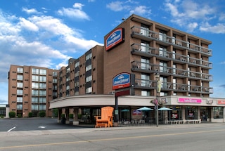 ハワード ジョンソン プラザ バイ ウィンダム バイ ザ フォールズ ナイアガラ フォールズ