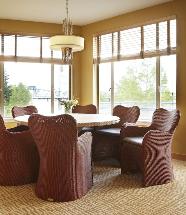 キンプトン リバープレイス ホテル by IHG