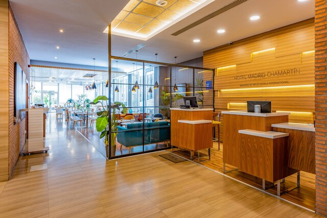 ホテル マドリード チャマルティン アフィリアテッド バイ メリア