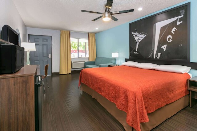 スーパー 8 バイ ウィンダム オースティン ユニバーシティ / ダウンタウン エリア