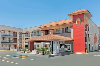 スーパー 8 バイ ウィンダム オースティン ユニバーシティ / ダウンタウン エリア