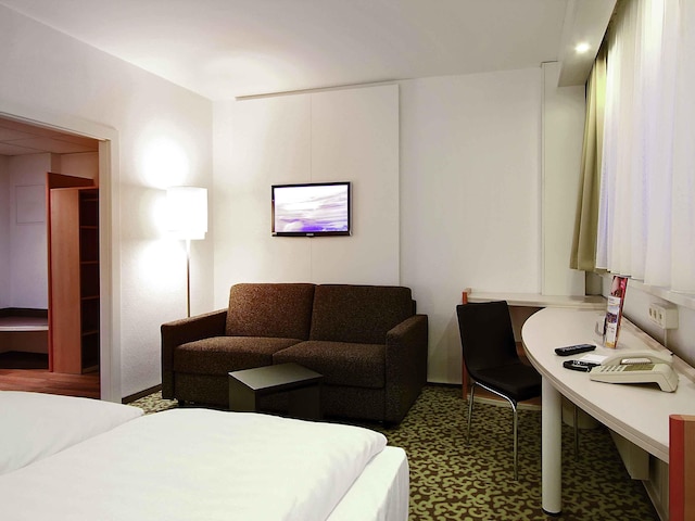 イビスドレスデンバスタイ