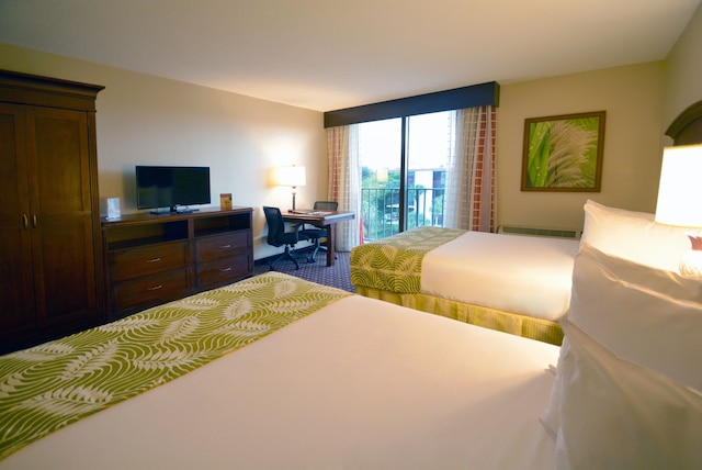 ローゼン イン、クローセスト トゥ ユニバーサル