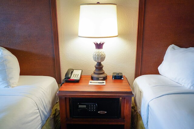 ローゼン イン、クローセスト トゥ ユニバーサル