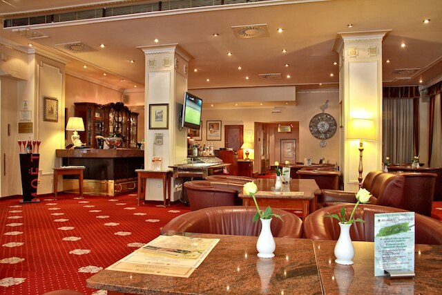 アンバサダー ズラタ ウサ