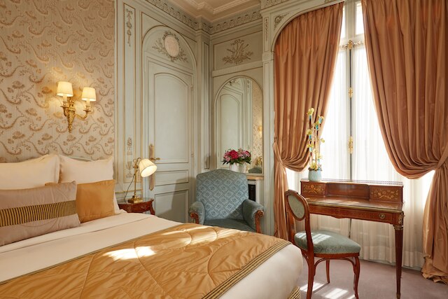 ホテル ラファエル