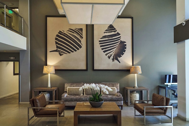 ラックス サンセット ブールバード ホテル