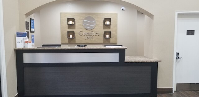 コンフォート イン & スイーツ フルトンデール ガーデンデール I65