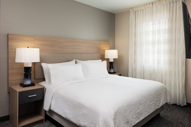 キャンドルウッド スイーツ マイアミ ドラル by IHG